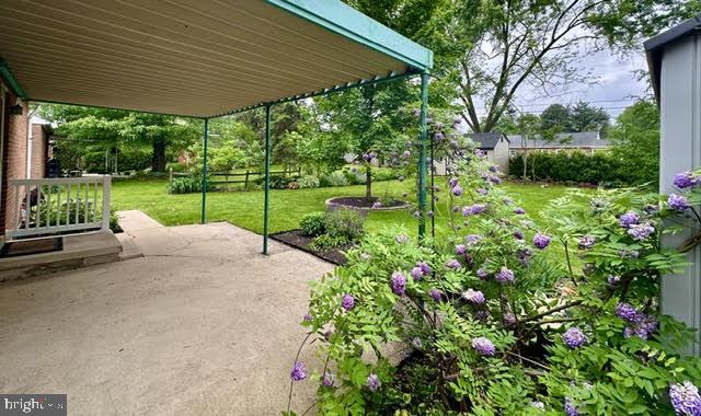 440 N Mount Joy St, Elizabethtown, PA 17022 - view of patio