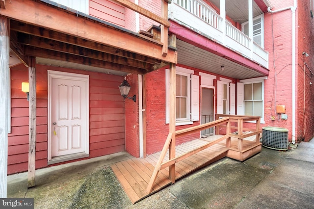 476 W Market St, York, PA 17401 - property entrance featuring central air condition unit and a balcony