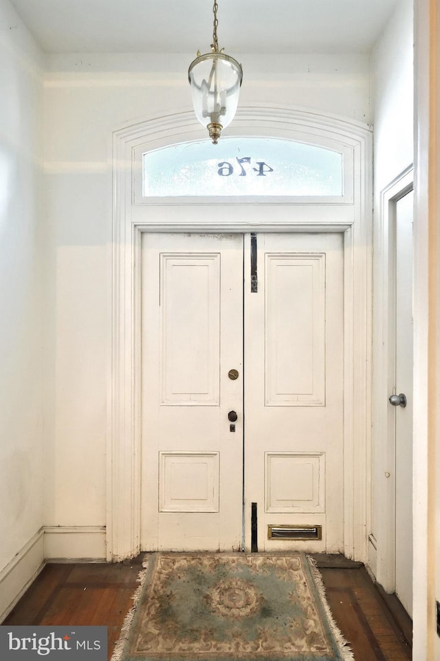 476 W Market St, York, PA 17401 - view of doorway to property