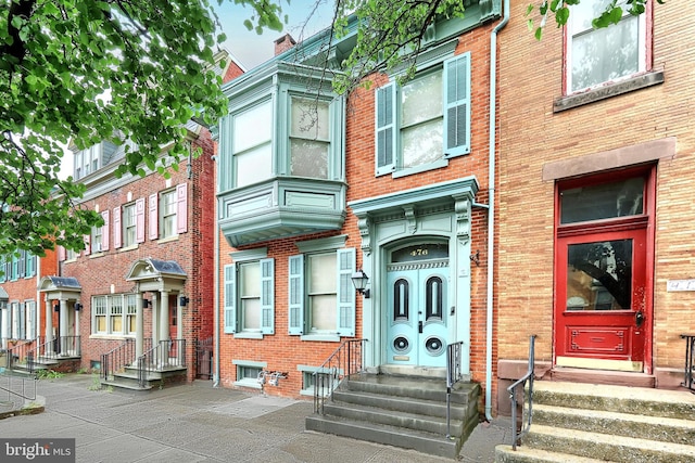 476 W Market St, York, PA 17401 - view of front of home featuring entry steps and brick siding