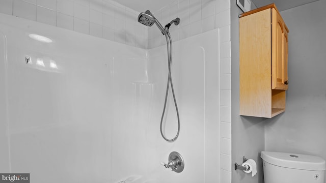 141 N Woodbine Ave, Langhorne, PA 19047 - full bath featuring toilet and bathtub / shower combination