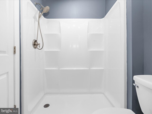 7827 Catherine Ave, Pasadena, MD 21122 - full bathroom with a shower stall
