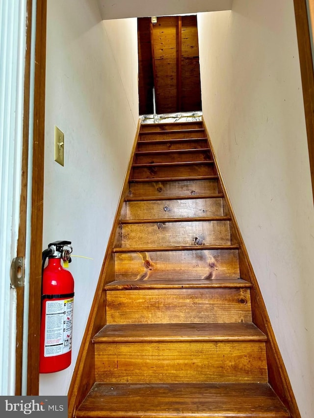 19 Center St, Barnegat, NJ 08005 - view of stairway