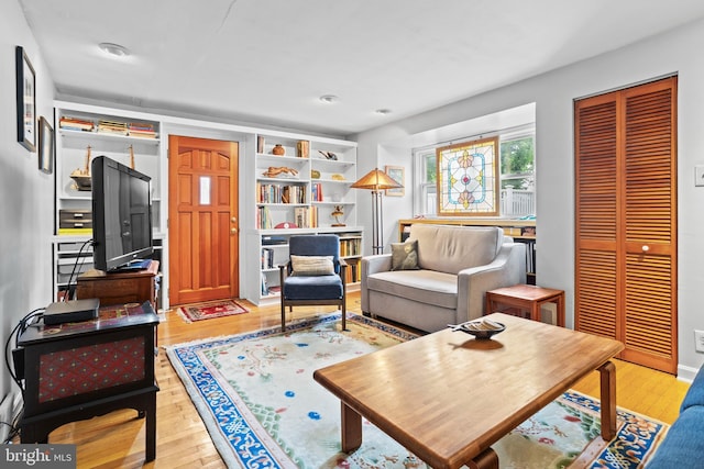 1011 Woodcliffe Ave, Media, PA 19063 - living room with hardwood / wood-style flooring