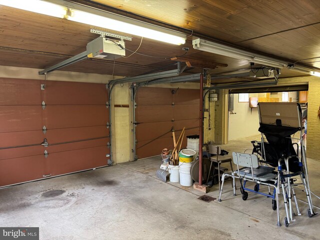 402 W Summit St, Mohnton, PA 19540 - garage with a garage door opener
