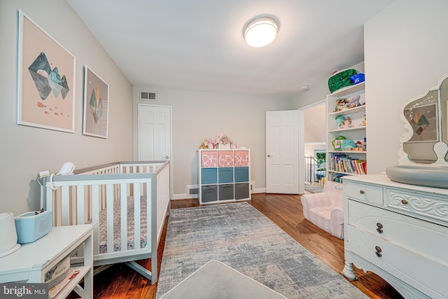 600 Saint Andrews Ln, Silver Spring, MD 20901 - bedroom with wood finished floors