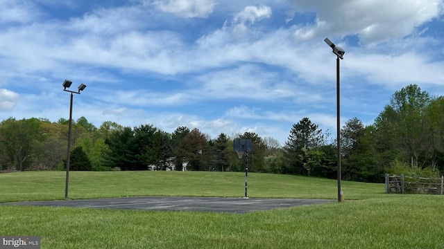 16200 Bellingham Dr, Darnestown, MD 20874 - view of property's community with a lawn