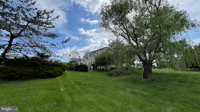16200 Bellingham Dr, Darnestown, MD 20874 - view of green lawn