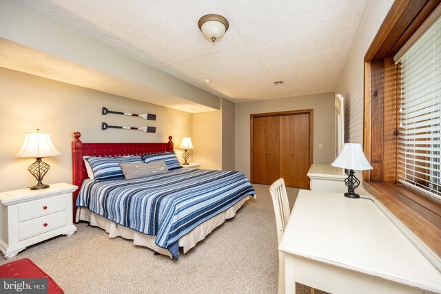 285 Cherry Heights Ln, Mc Henry, MD 21541 - carpeted bedroom featuring a closet and a textured ceiling