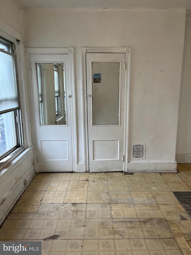2918 N Taylor St, Philadelphia, PA 19132 - interior space featuring light flooring