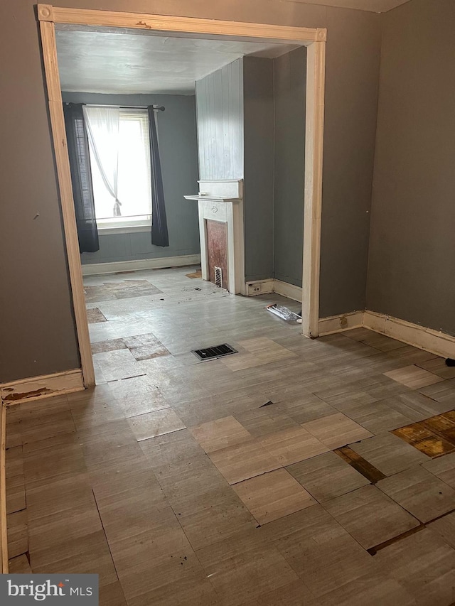 2918 N Taylor St, Philadelphia, PA 19132 - bathroom featuring baseboards