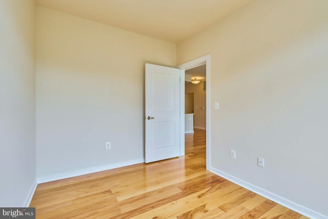 2200 N Westmoreland St Unit 325, Arlington, VA 22213 - unfurnished room featuring light wood finished floors and baseboards