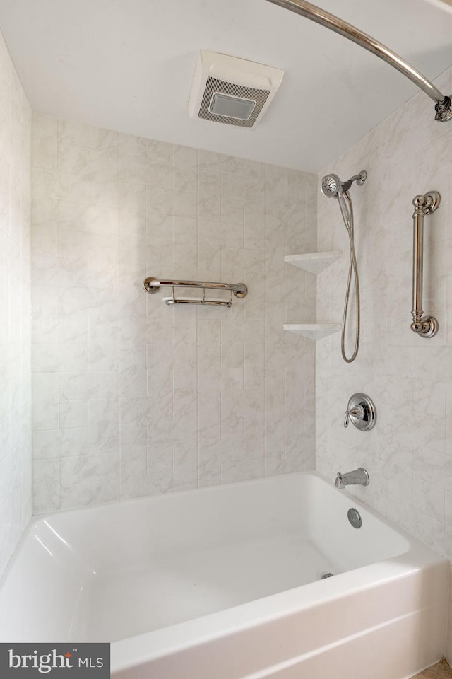 904 W Main St, New Holland, PA 17557 - bathroom with bathing tub / shower combination