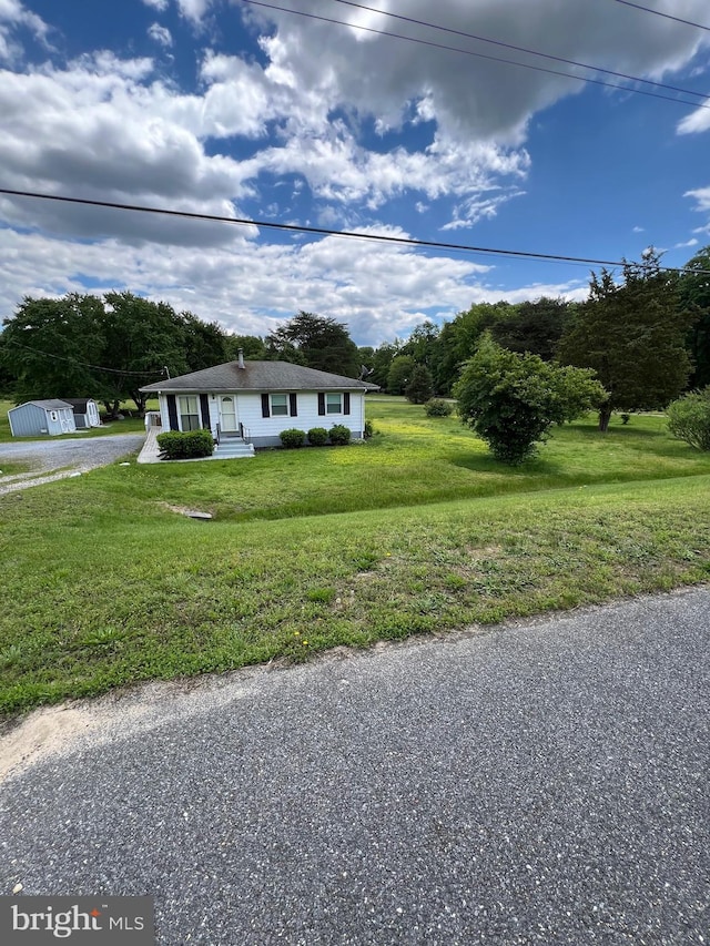 2880 Middletown Rd, Waldorf, MD 20603 - single story home featuring a front lawn and gravel driveway