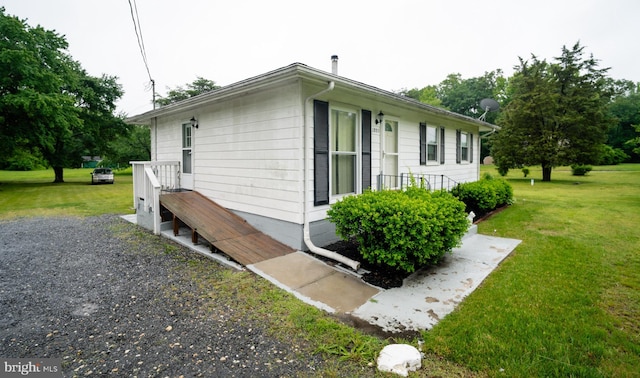 2880 Middletown Rd, Waldorf, MD 20603 - view of home's exterior with a yard