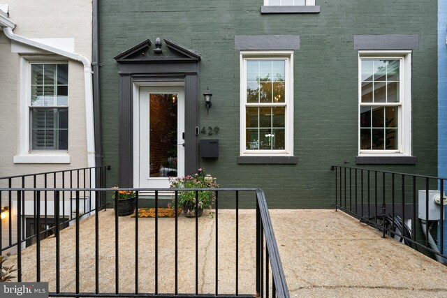 429 Manor Pl NW, Washington, DC 20010 - entrance to property featuring brick siding