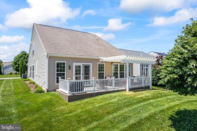 21 Whaleback Ln, Fredericksburg, VA 22406 - back of property featuring a deck, a pergola, a yard, and a shingled roof