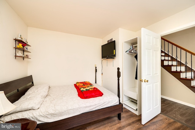 1533 Meadowview Dr, Pottstown, PA 19464 - bedroom featuring wood finished floors and baseboards