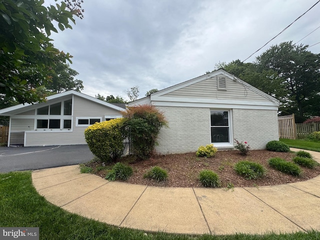 5923 Westridge Ct, Alexandria, VA 22310 - view of side of home