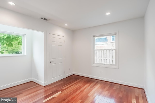5923 Westridge Ct, Alexandria, VA 22310 - unfurnished bedroom with light wood-style flooring, baseboards, and recessed lighting
