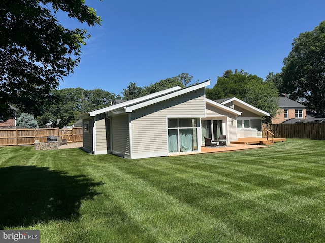 5923 Westridge Ct, Alexandria, VA 22310 - rear view of house with a wooden deck