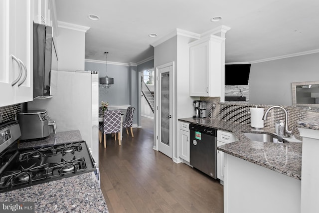 14 Barclay Ct, Bordentown, NJ 08505 - kitchen featuring appliances with stainless steel finishes, a sink, white cabinets, crown molding, and dark wood finished floors