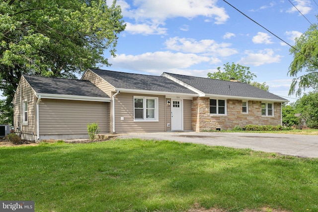 214 Dillard Ct, Front Royal, VA 22630 - single story home with a front yard, stone siding, central air condition unit, and roof with shingles