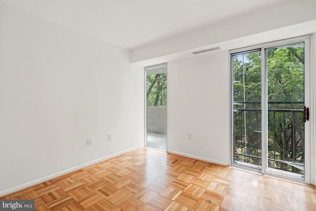 700 7th St SW Unit 507, Washington, DC 20024 - unfurnished room featuring baseboards