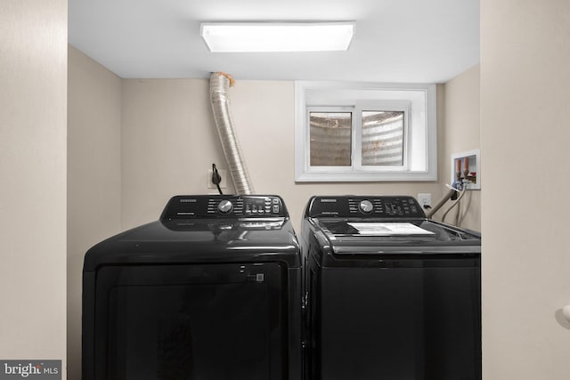 3949 Taney Ave, Alexandria, VA 22304 - washroom with washer and dryer