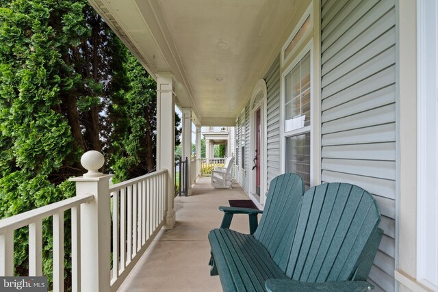 25146 Mineral Springs Cir, Aldie, VA 20105 - view of porch