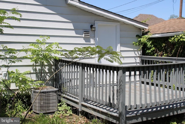 8 Pine St, New Egypt, NJ 08533 - wooden terrace featuring cooling unit