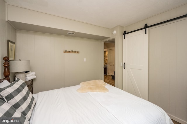 636 Paradise Hts, Oakland, MD 21550 - bedroom featuring a barn door