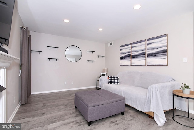 220 Brian Dr, Enola, PA 17025 - living room featuring wood finished floors, baseboards, and recessed lighting
