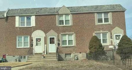 4 S Academy Ave, Glenolden, PA 19036 - multi unit property featuring brick siding and fence