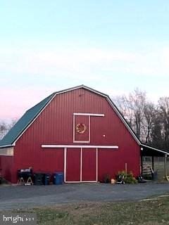 15510 Baden Naylor Rd, Brandywine, MD 20613 - view of barn