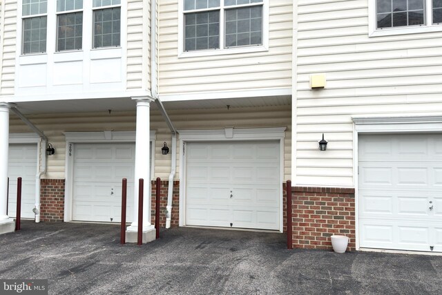 7305 Brookview Rd Unit 207, Elkridge, MD 21075 - view of garage