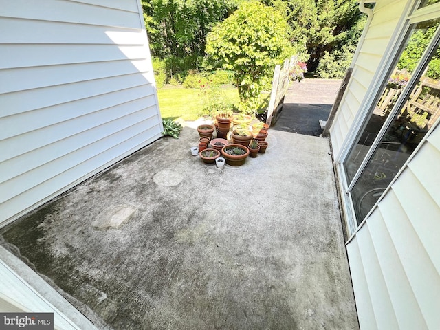 1027 Hart Rd, Baltimore, MD 21286 - view of patio