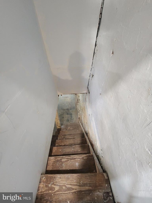 713 N Payson St, Baltimore, MD 21217 - view of stairs