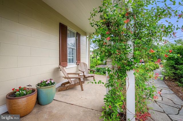 1602 S Rolling Rd, Halethorpe, MD 21227 - view of covered porch