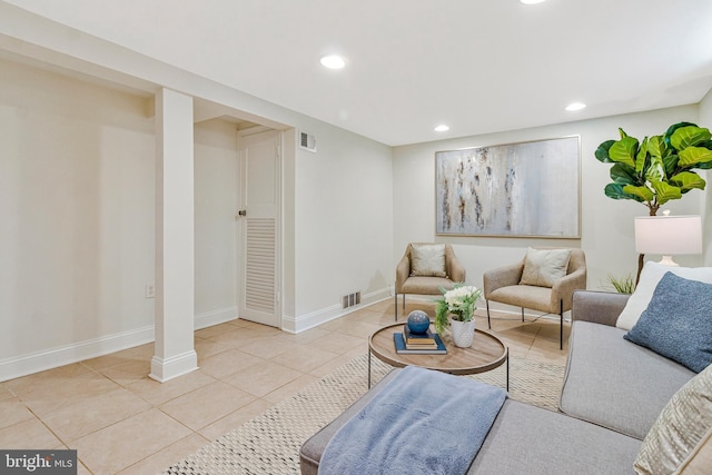 970 N Longfellow St, Arlington, VA 22205 - living area featuring recessed lighting and light tile patterned flooring