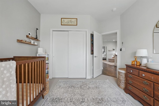 bedroom with a closet