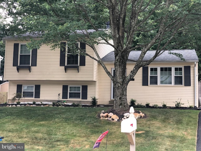 9761 Turnbuckle Dr, Burke, VA 22015 - view of front facade featuring a front yard