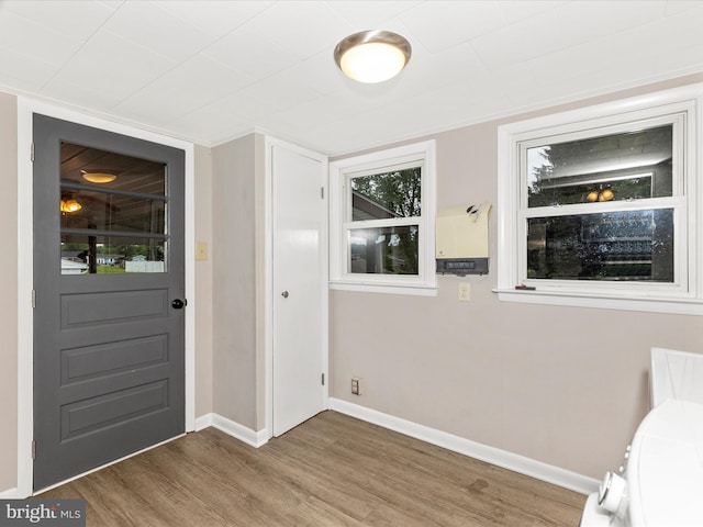 510 E Main St, Emmitsburg, MD 21727 - foyer with wood finished floors and baseboards