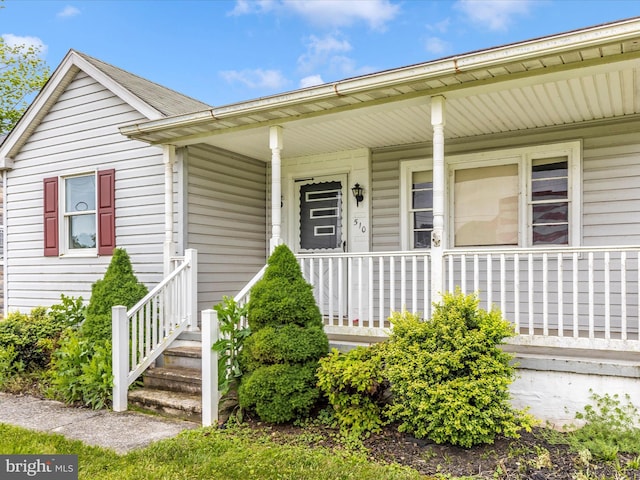 510 E Main St, Emmitsburg, MD 21727 - view of front facade with a porch