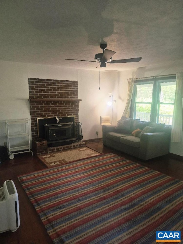 566 Holman Mill Rd, Farmville, VA 23901 - living area with ceiling fan and wood finished floors