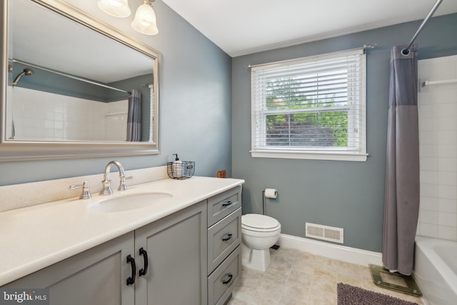 520 Perry Dr, Mount Laurel, NJ 08054 - bathroom with vanity, toilet, shower / bathtub combination with curtain, and baseboards
