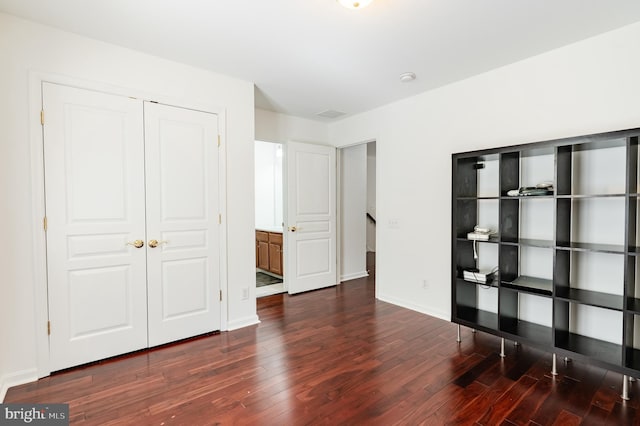 196 Pipers Inn Dr, Fountainville, PA 18923 - unfurnished bedroom featuring wood finished floors, a closet, and baseboards