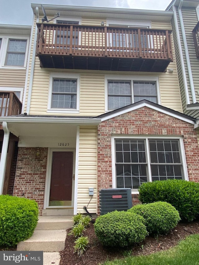 12625 Kempston Ln, Woodbridge, VA 22192 - view of property with cooling unit