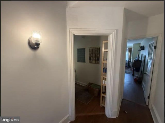 333 E Union St, Burlington, NJ 08016 - corridor featuring baseboards