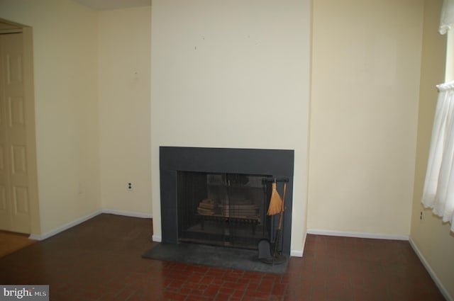 404 Franklin Ct, North Wales, PA 19454 - detailed view of a fireplace with flush hearth and baseboards